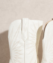 Load image into Gallery viewer, Emersyn Embroidered Boots
